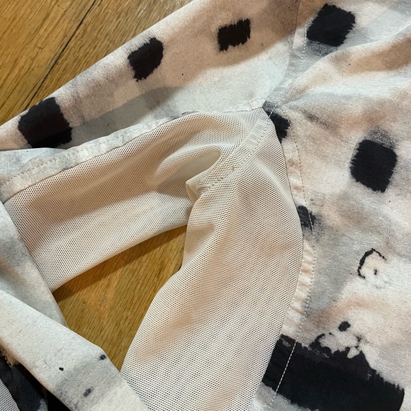 Lululemon Lightweight Bomber Jacket - Size 2 - Picture 2 of 3